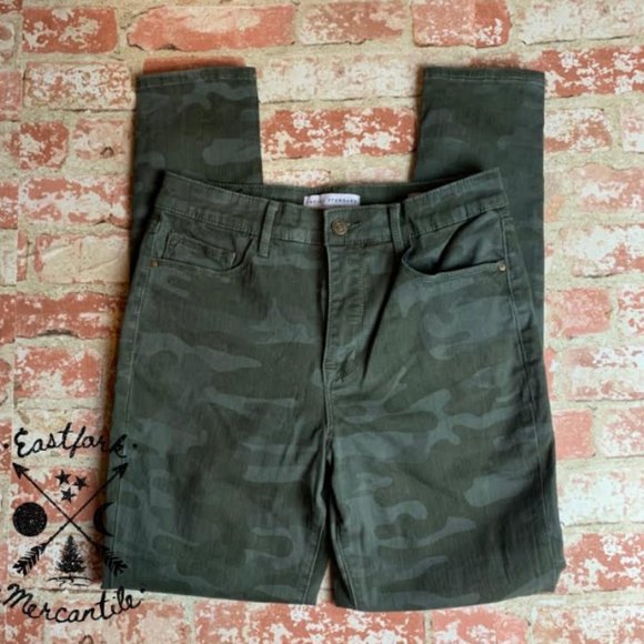 NEW Sanctuary High Rise Skinny Camo Jean 6/28 - Picture 4 of 6